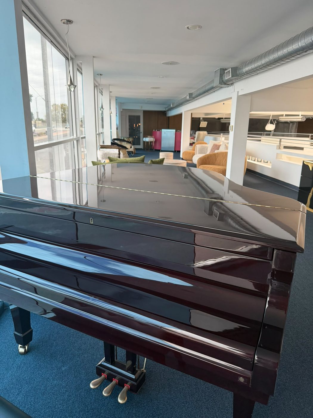 Piano de cola de la sala principal
